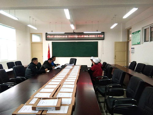 德阳双东南洋小学举行新版《餐饮服务食品安全操作规范》第二次培训会